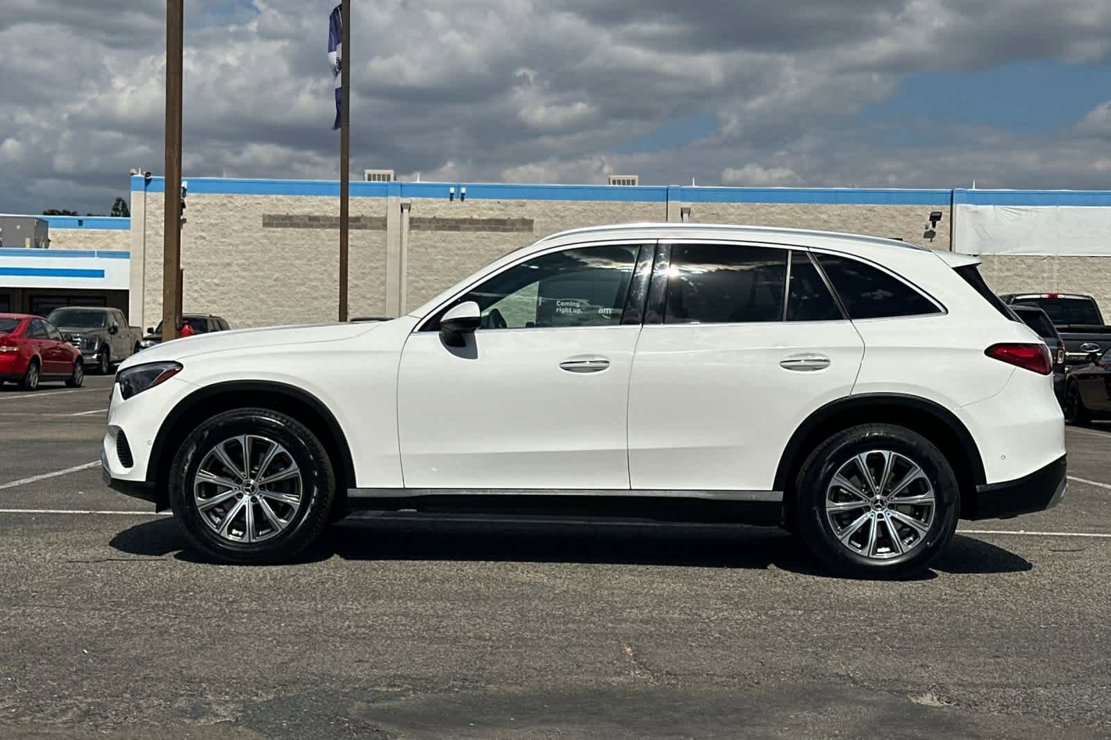 Used 2024 Mercedes-Benz GLC 300 w/ Winter Package image 5