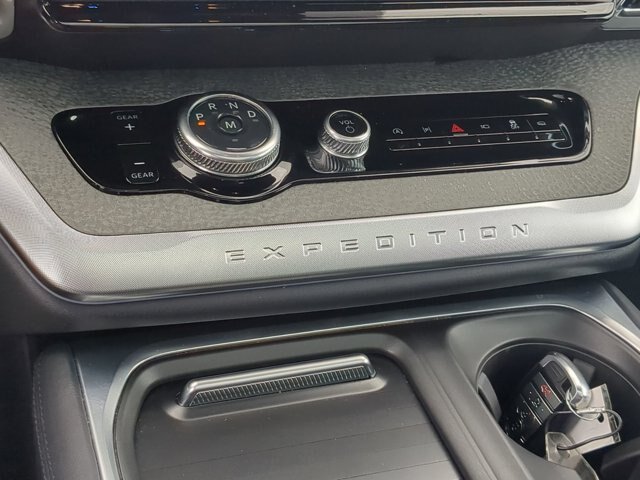 Certified 2025 Ford Expedition Tremor AWD/4WD image 26