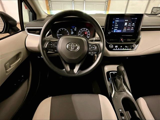 Used 2023 Toyota Corolla LE FWD image 5