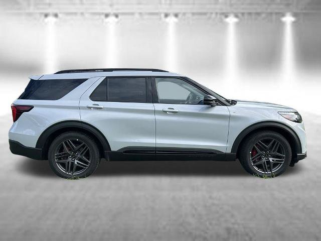 Certified 2026 Ford Explorer ST-Line w/ ST-Line Street Pack RWD image 4