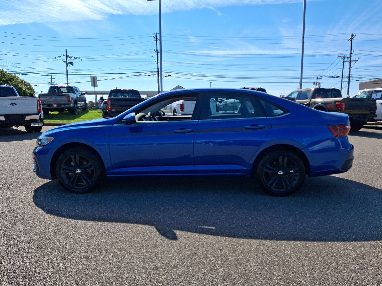 Used 2022 Volkswagen Jetta SE FWD image 6