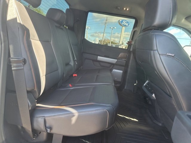 Certified 2025 Ford F250 Lariat w/ Black Appearance Package image 32