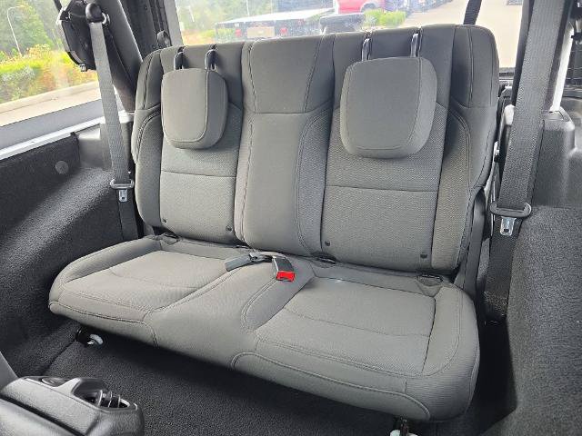 Used 2020 Jeep Wrangler Sport AWD/4WD image 9