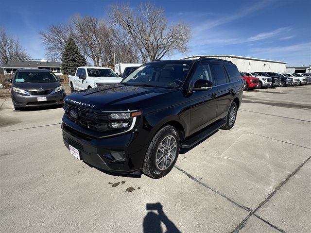 Certified 2025 Ford Expedition Active AWD/4WD image 6
