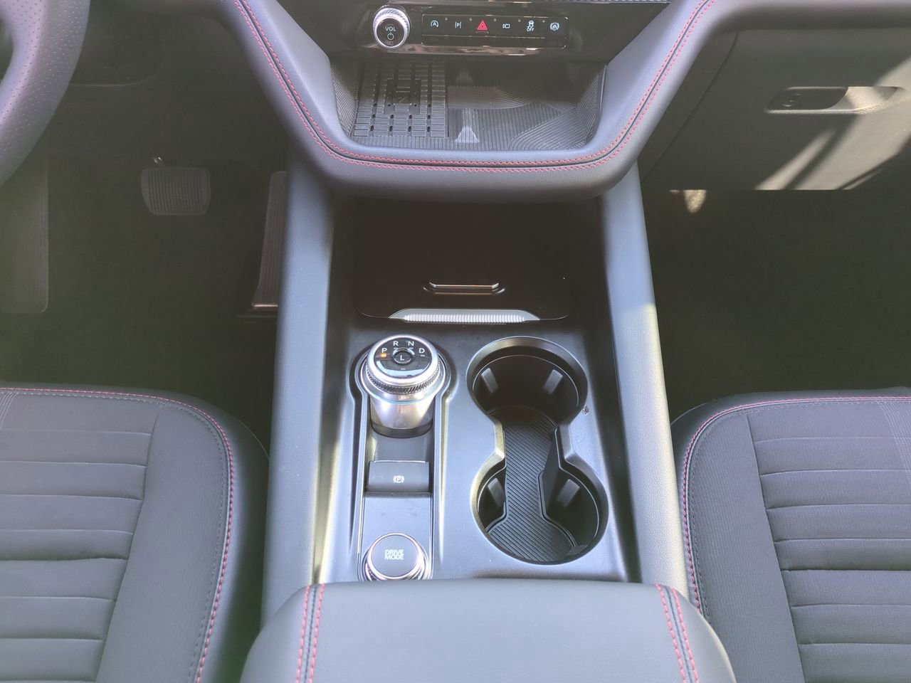 Certified 2025 Ford Explorer ST-Line w/ Premium Package image 19