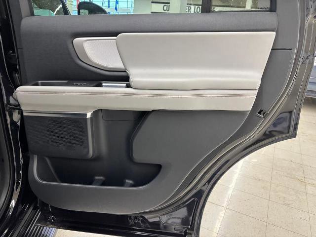 Certified 2025 Ford Expedition Active image 14