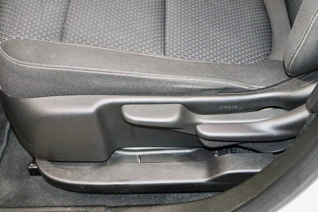 Used 2023 GMC Acadia SLE image 25