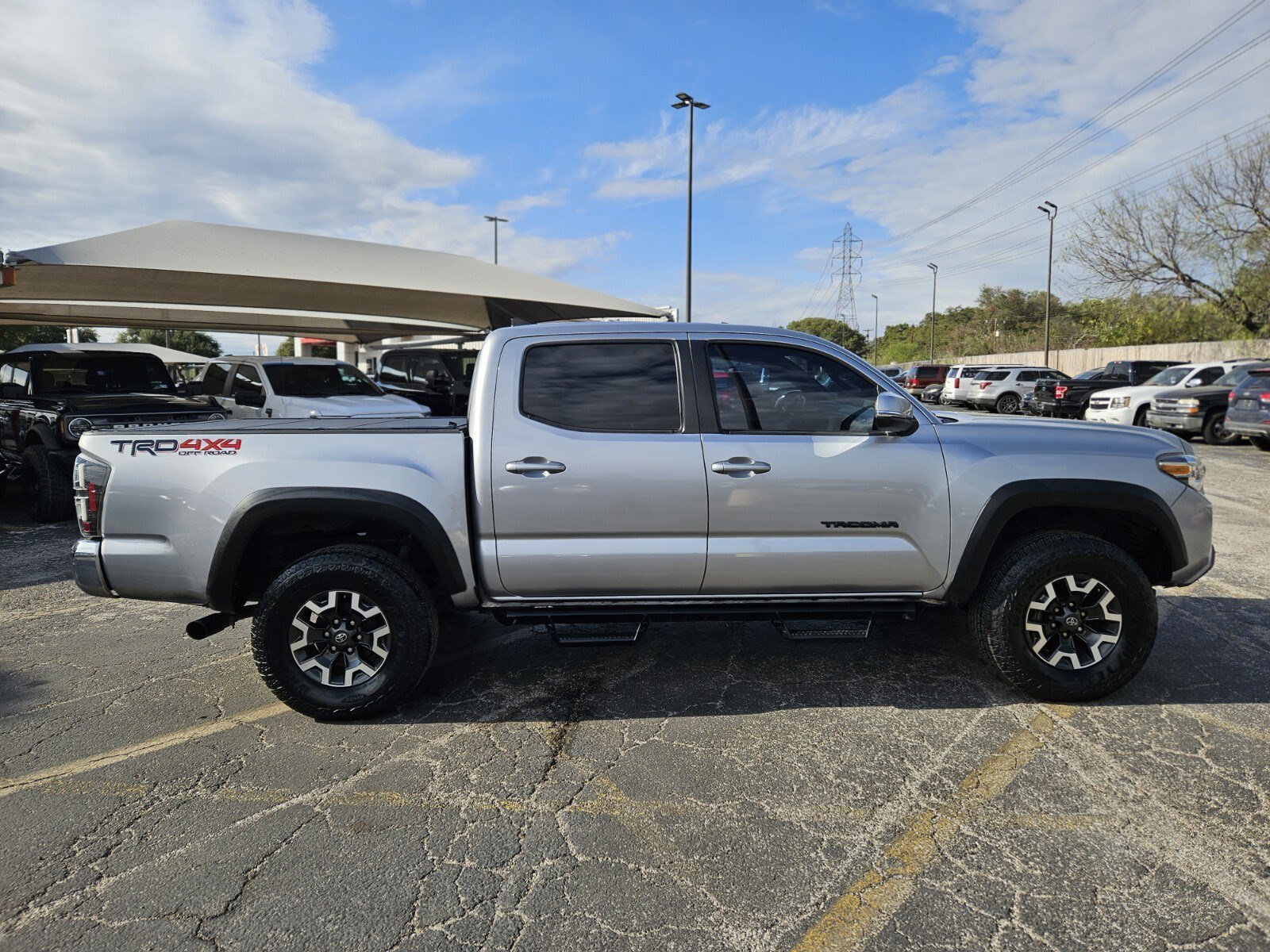 Used 2019 Toyota Tacoma SR5 image 2