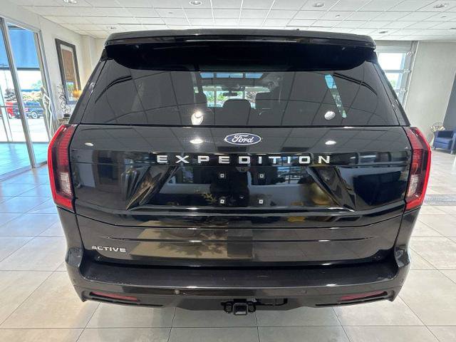 Certified 2025 Ford Expedition Active AWD/4WD image 4