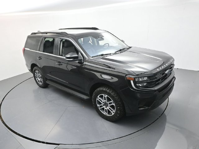 Certified 2025 Ford Expedition Active AWD/4WD image 38