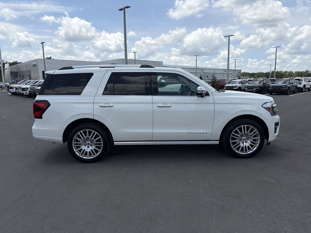 Certified 2024 Ford Expedition Platinum RWD image 3