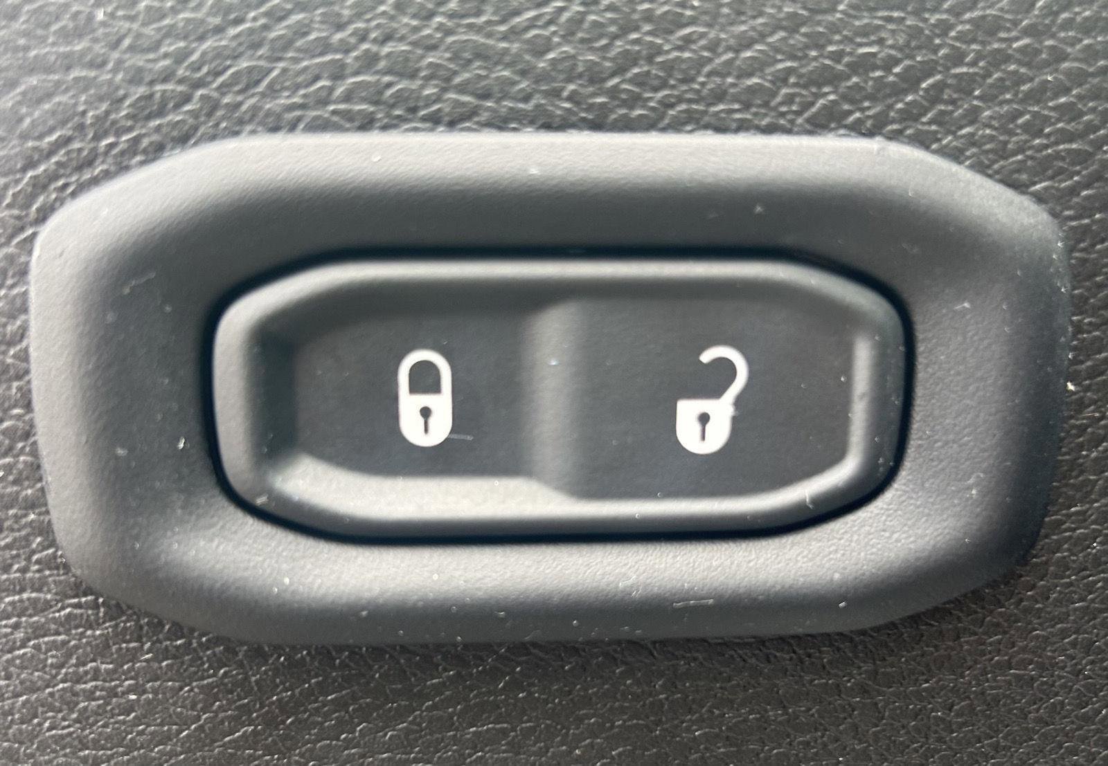 Used 2023 Jeep Gladiator Sport image 13