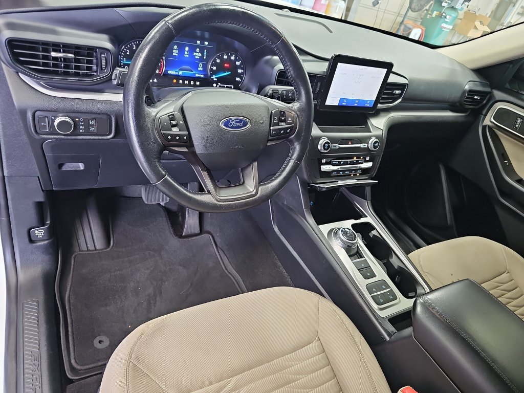 Certified 2020 Ford Explorer XLT RWD image 16