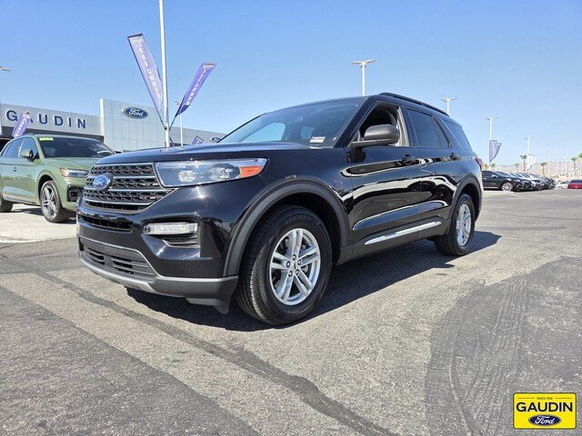 Certified 2022 Ford Explorer XLT w/ Equipment Group 202A AWD/4WD image 3