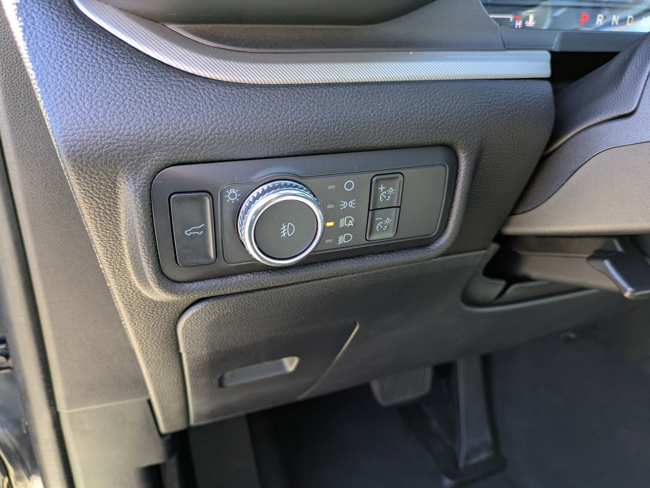 Certified 2022 Ford Explorer XLT w/ Equipment Group 202A image 17