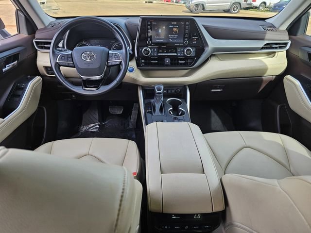 Used 2021 Toyota Highlander XLE image 8