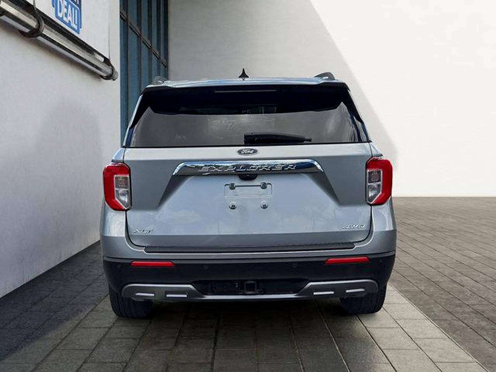 Certified 2023 Ford Explorer XLT w/ Equipment Group 202A AWD/4WD image 4