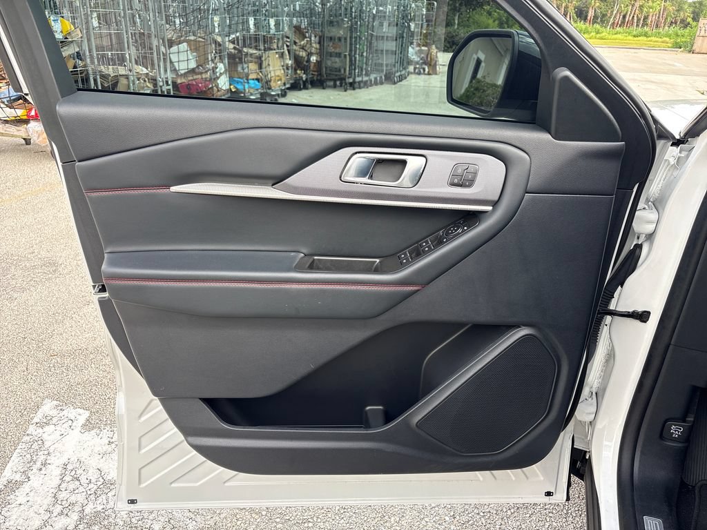 Certified 2025 Ford Explorer ST-Line w/ Premium Package RWD image 26