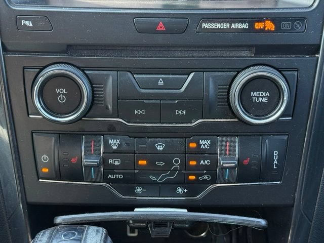 Certified 2018 Ford Explorer XLT w/ Equipment Group 202A FWD image 30