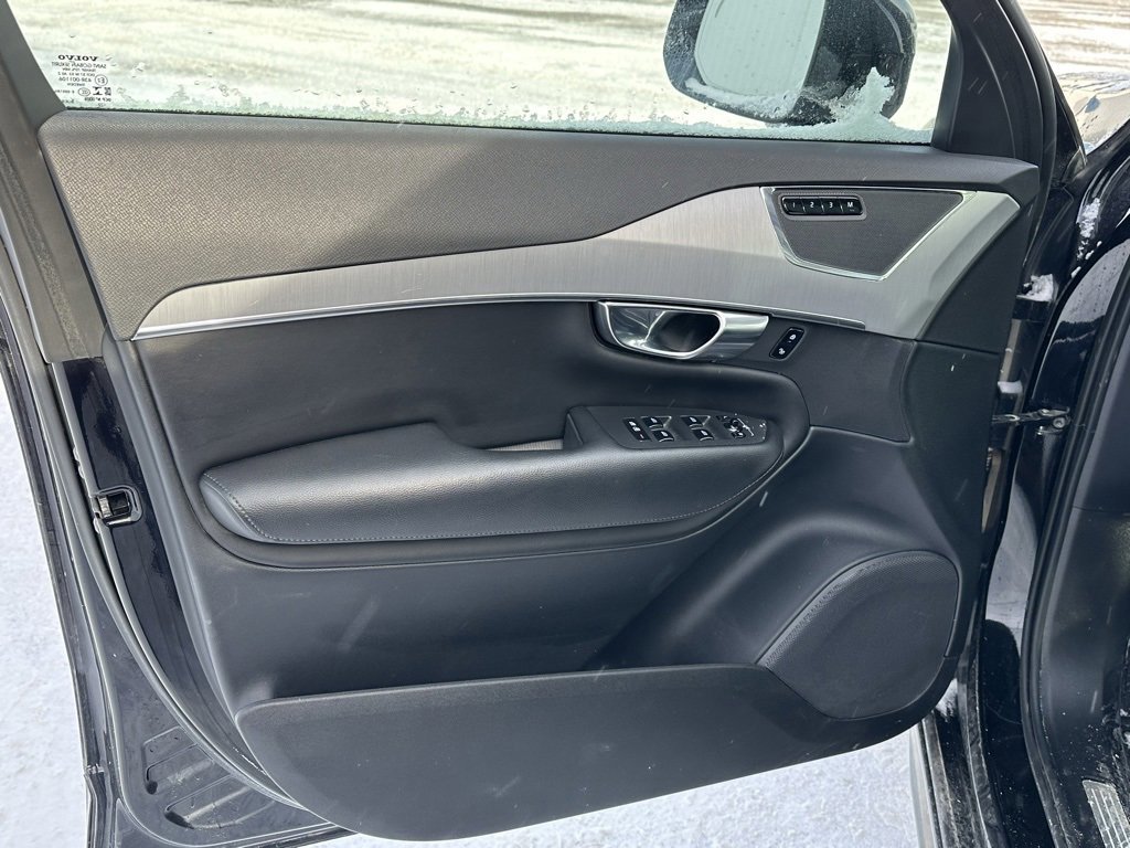 Used 2023 Volvo XC90 B5 Core w/ Protection Package Premier image 10