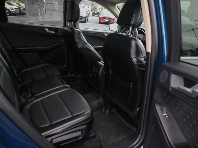 Certified 2020 Ford Escape Titanium w/ Titanium Premium Package 2.0 AWD/4WD image 30