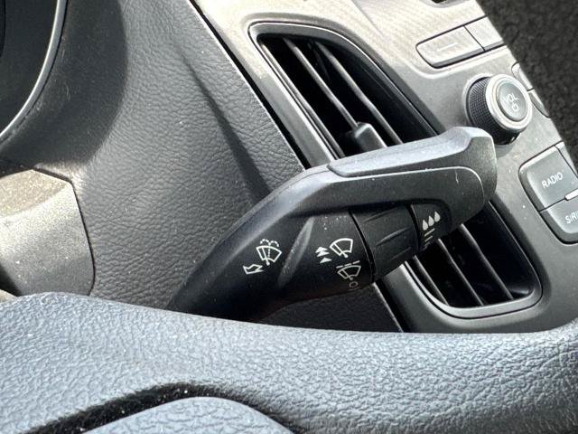 Certified 2017 Ford Focus SE FWD image 21
