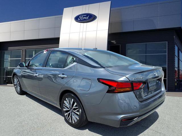 Used 2024 Nissan Altima 2.5 SV FWD image 3