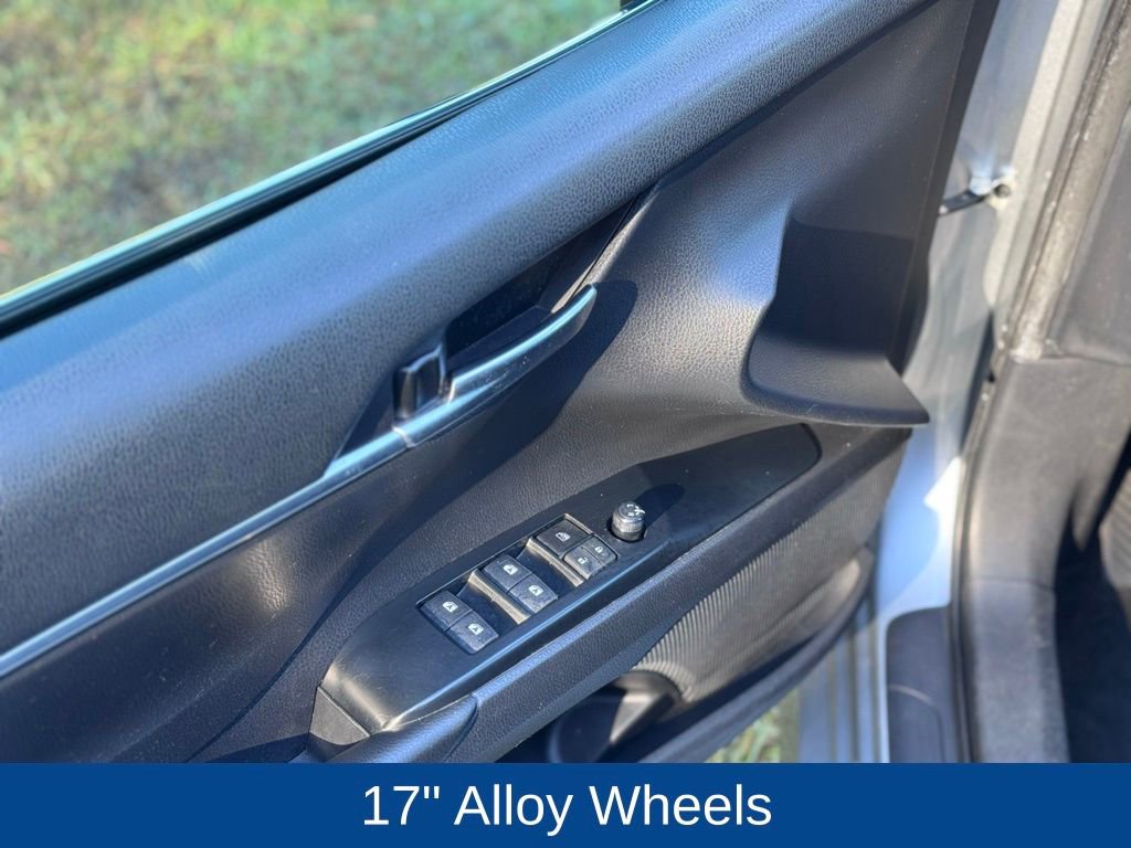 Used 2019 Toyota Camry LE image 11