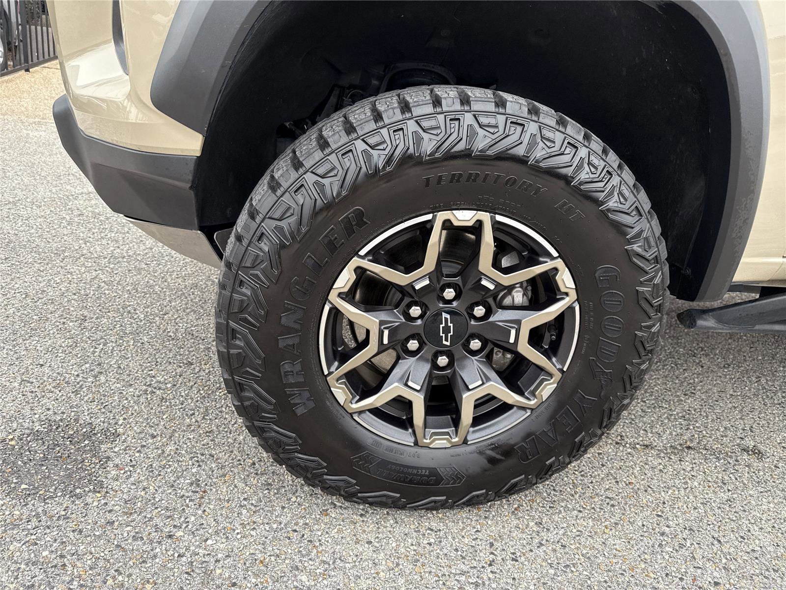 Used 2024 Chevrolet Colorado ZR2 w/ Technology Package image 67