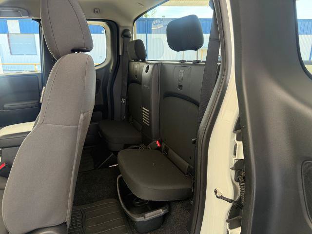 Used 2024 Nissan Frontier S RWD image 8
