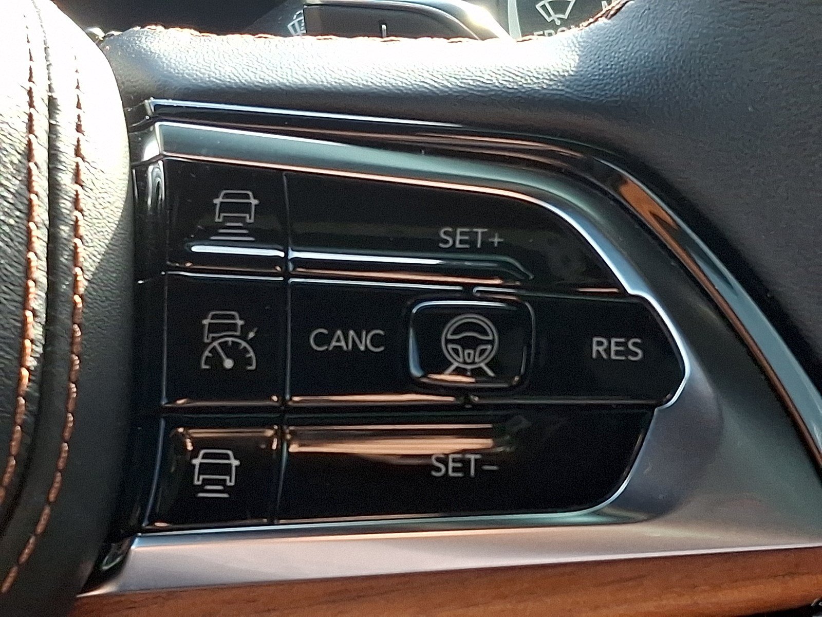 Used 2023 Jeep Grand Cherokee L Summit AWD/4WD image 21