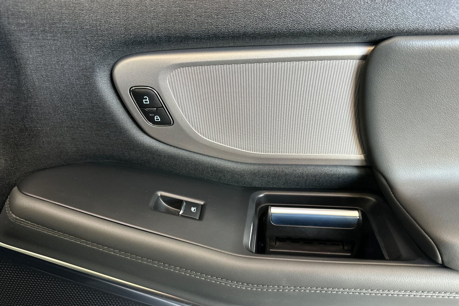 Certified 2026 Ford Expedition Active AWD/4WD image 19