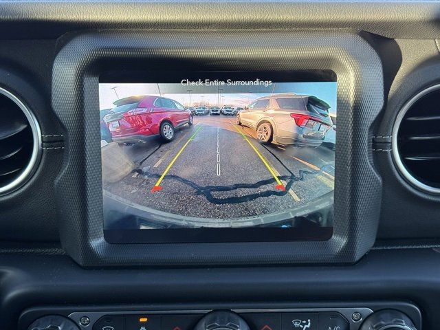 Used 2023 Jeep Wrangler Unlimited Sahara w/ Cold Weather Group image 4