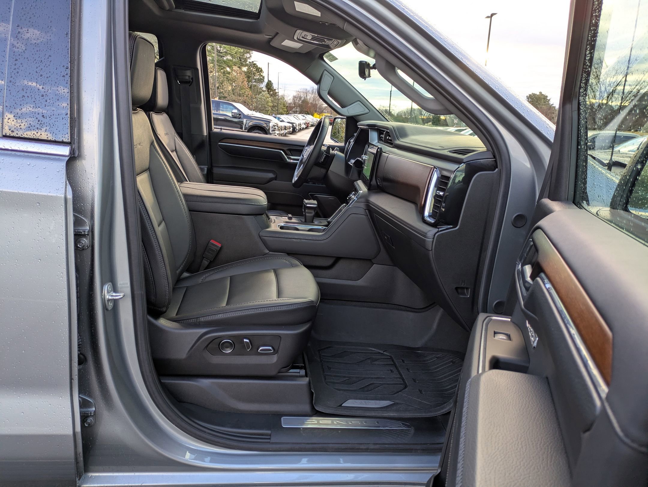 Used 2024 GMC Sierra 1500 Denali image 42