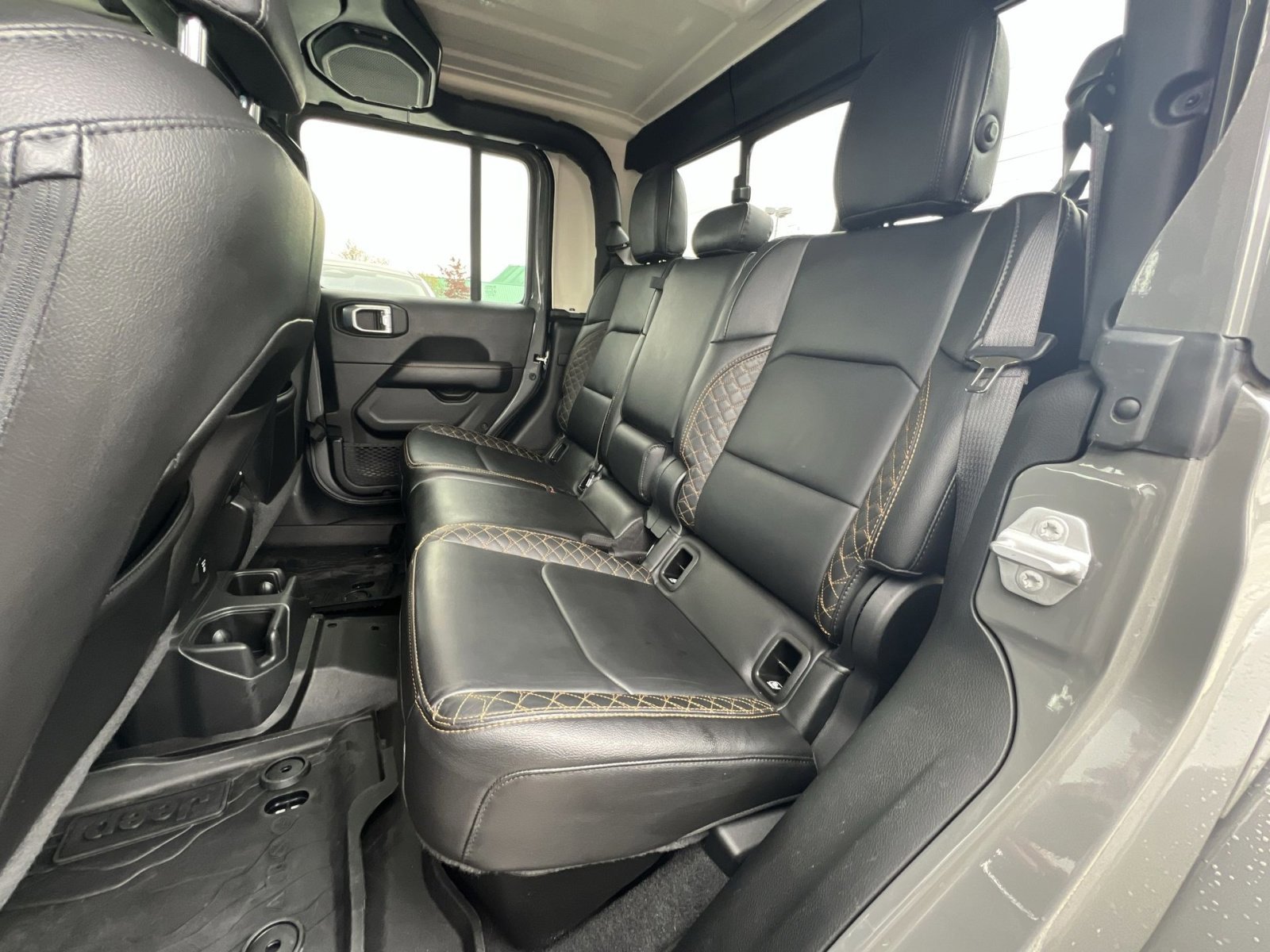 Used 2022 Jeep Gladiator Overland image 24