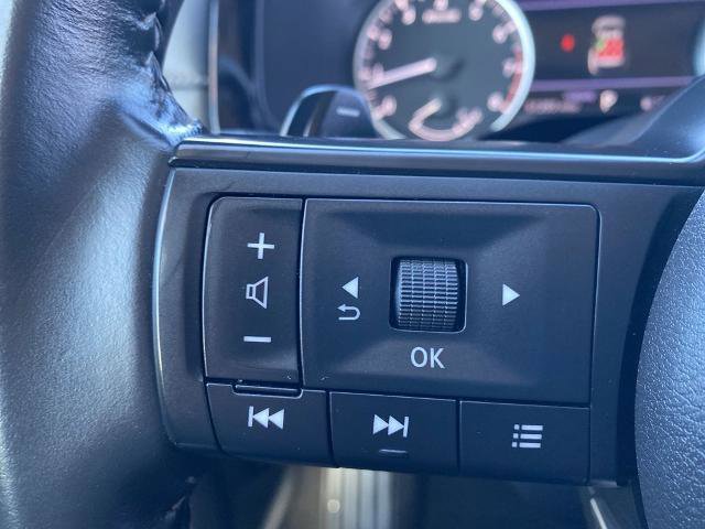 Used 2025 Nissan Pathfinder SV image 32