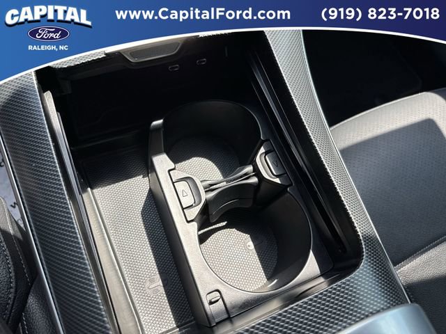 Used 2025 Mercedes-Benz C 300 4MATIC Sedan image 32