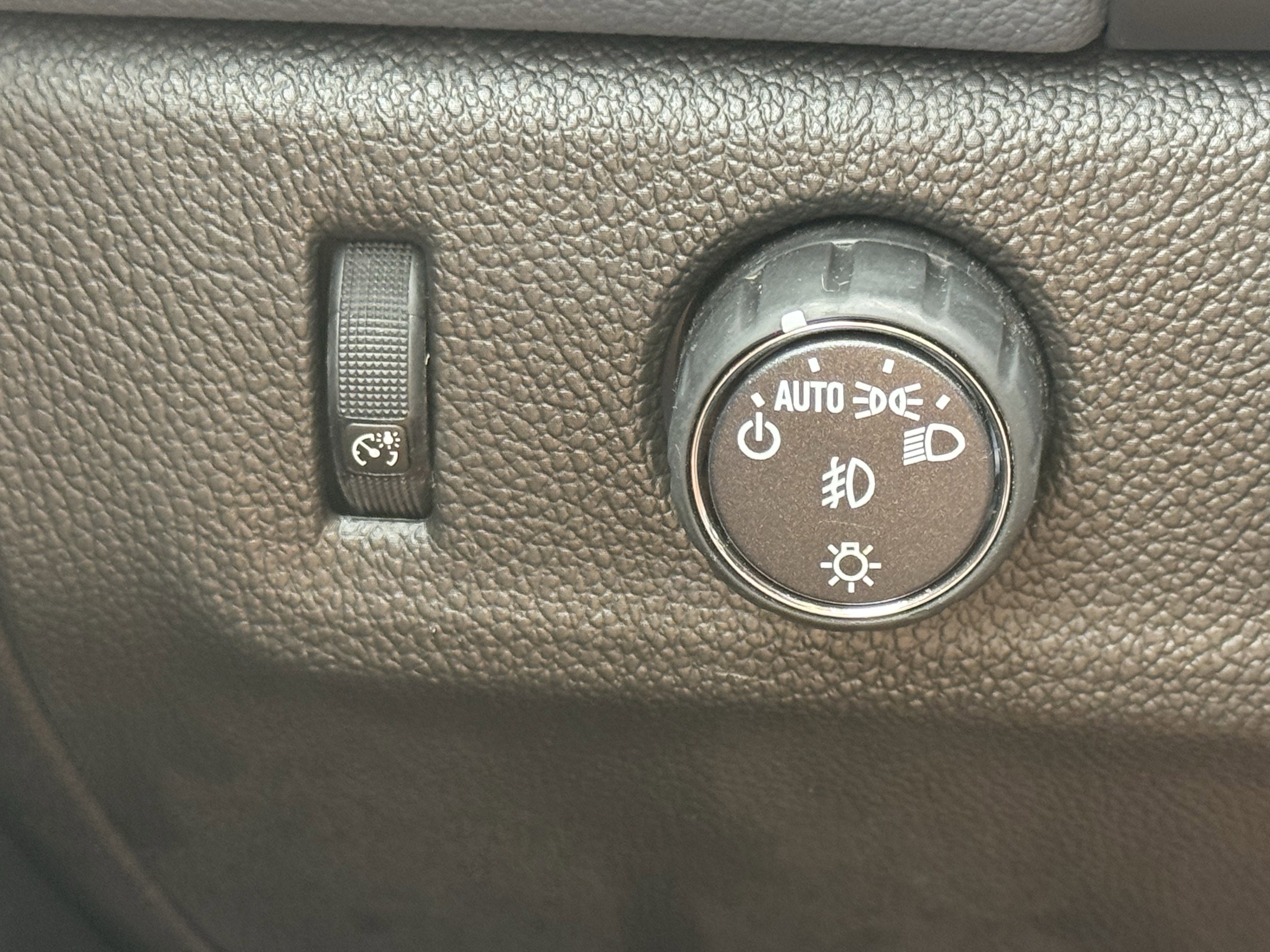 Used 2021 Chevrolet Colorado Z71 w/ Safety Package image 22