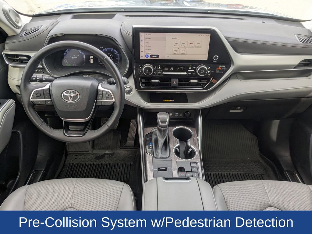 Used 2023 Toyota Highlander Platinum FWD image 19