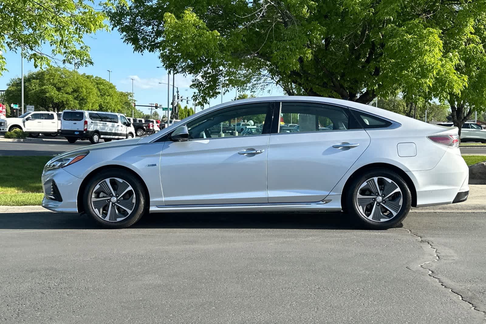 Used 2018 Hyundai Sonata Limited w/ Ultimate Package 02 FWD image 5