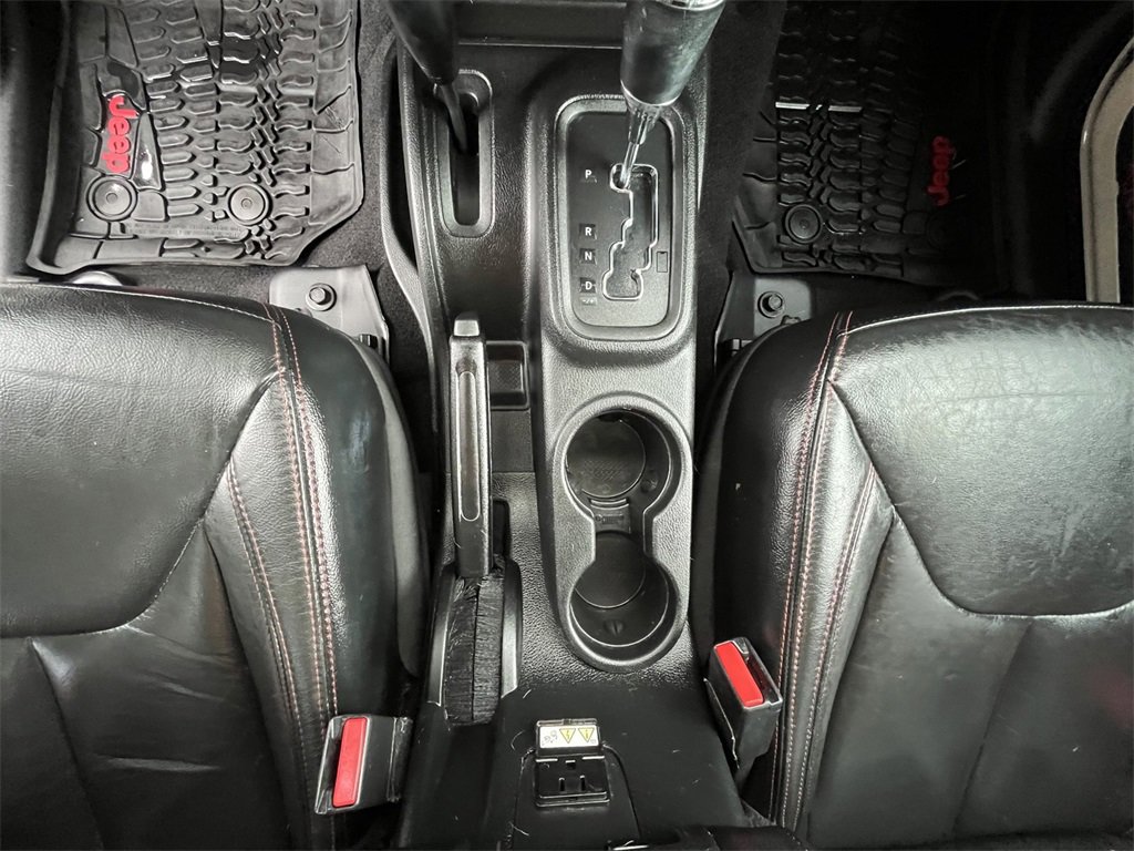 Used 2017 Jeep Wrangler Unlimited Rubicon image 12