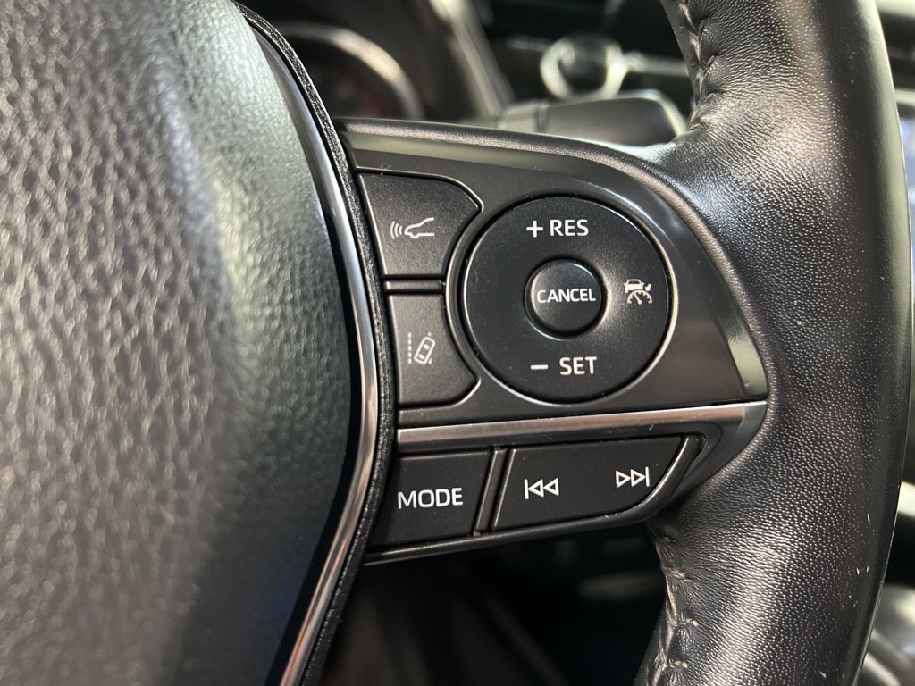 Used 2019 Toyota Camry XSE image 18