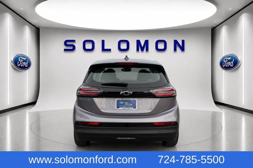 Used 2023 Chevrolet Bolt LT w/ Infotainment Package FWD image 6