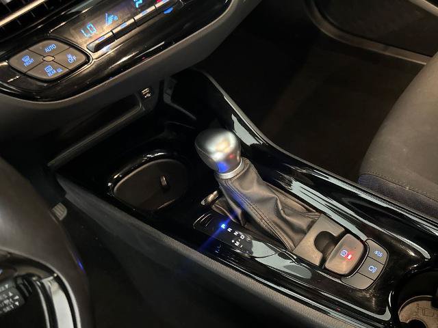 Used 2020 Toyota C-HR XLE FWD image 27