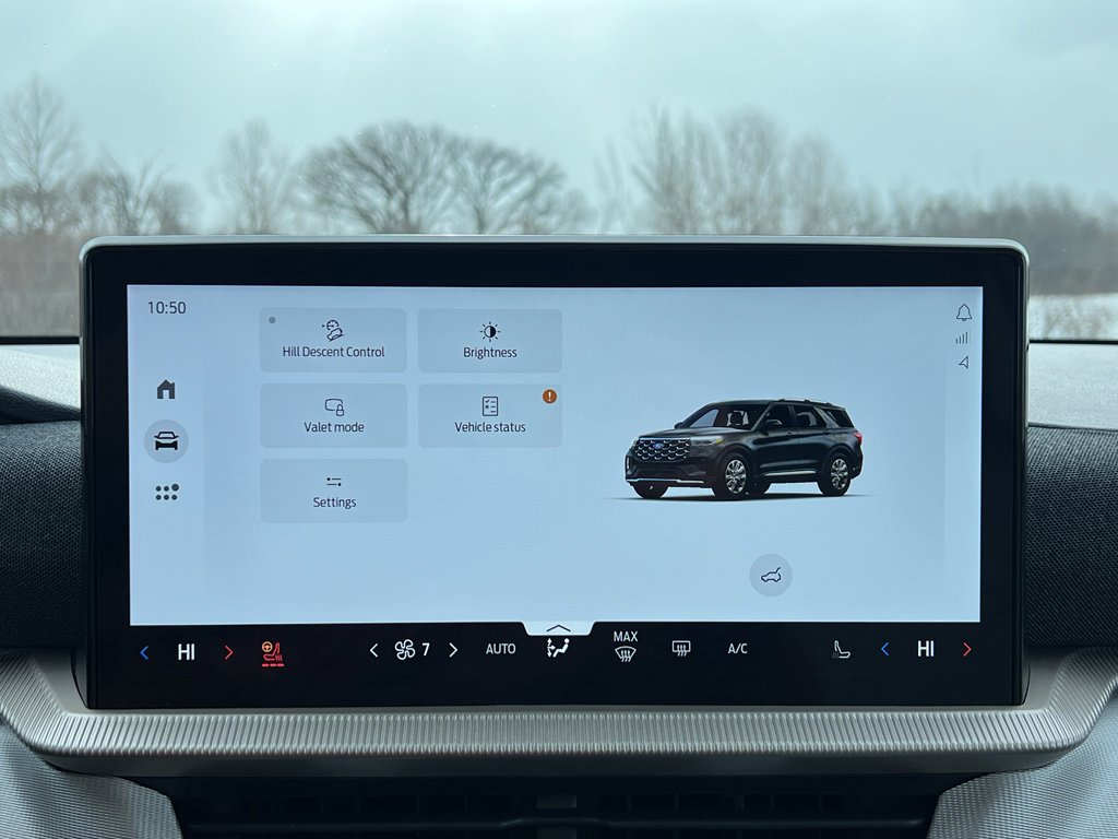 Certified 2025 Ford Explorer Active w/ Active Comfort Package image 27