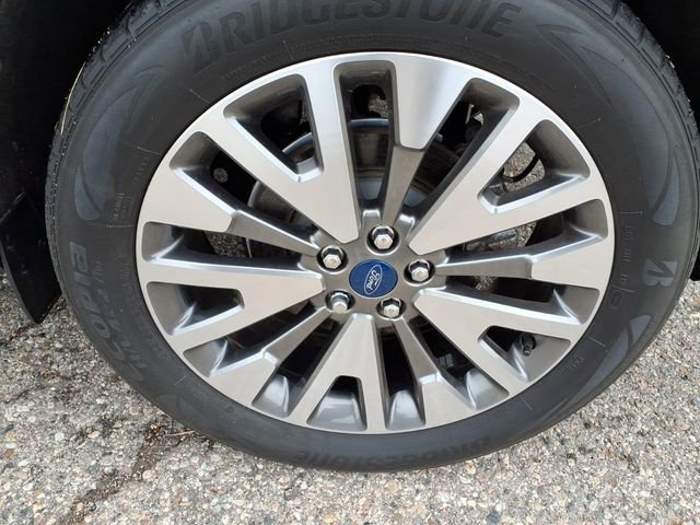 Certified 2022 Ford Escape Titanium w/ Class II Trailer Tow Package AWD/4WD image 13