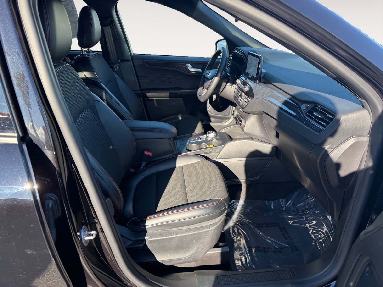 Certified 2025 Ford Escape ST-Line w/ Equipment Group 301A image 19