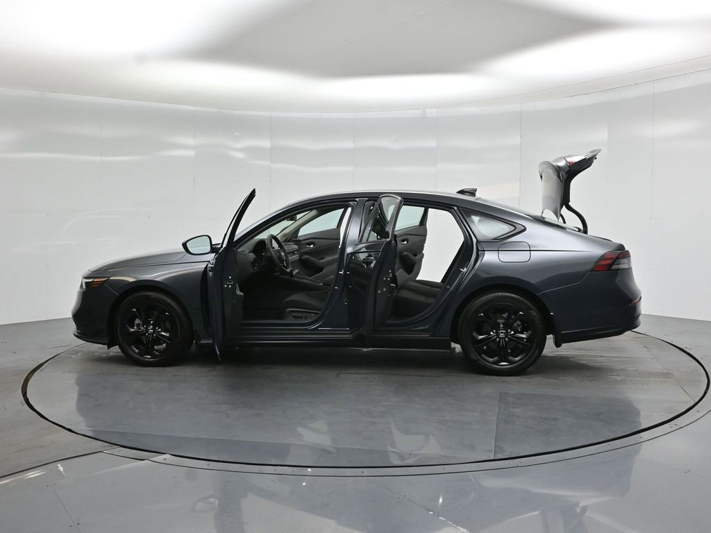 Used 2025 Honda Accord SE image 28