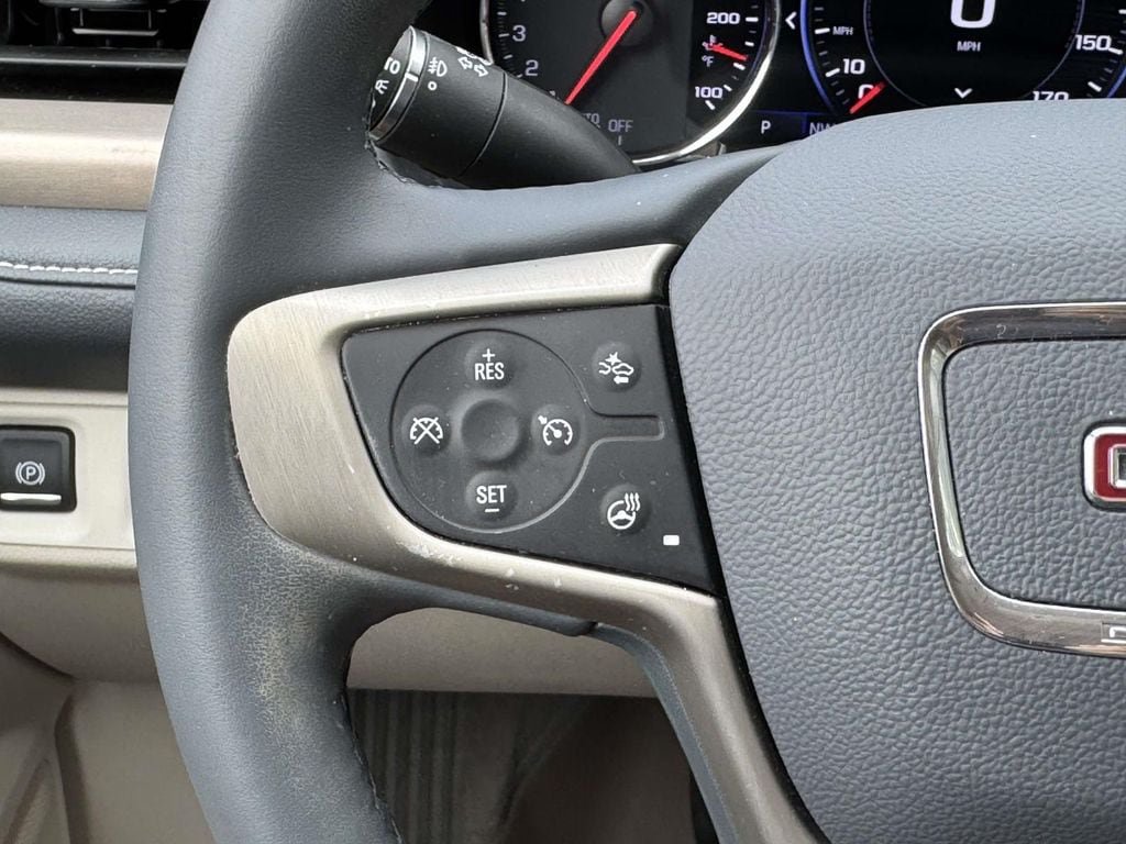 Used 2023 GMC Acadia Denali w/ Denali Ultimate Package FWD image 12