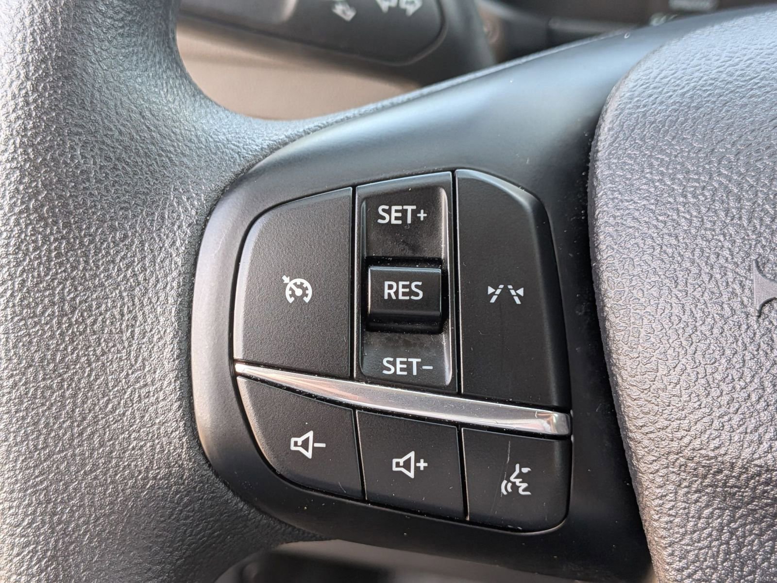 Certified 2025 Ford Escape Active AWD/4WD image 19